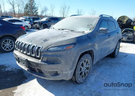 2017 Jeep Cherokee Latitude 4X4 z USA, uszkodzony, nr VIN 1C4PJMCB2HW524422